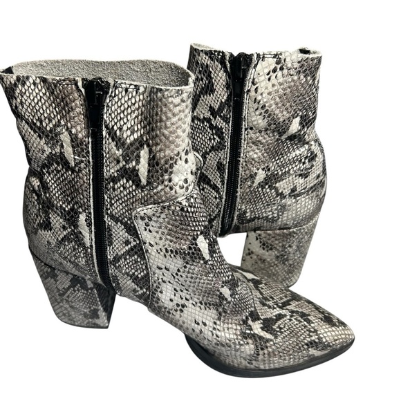 Tony Bianco Snakeskin Booties Womens Sz 8 - Picture 2 of 13